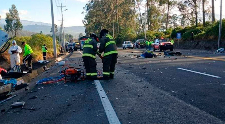 Accidente en Machachi deja tres muertos y dos heridos
