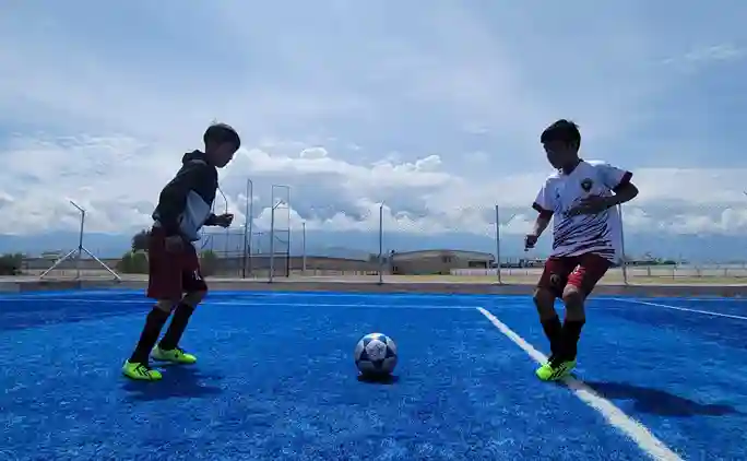 Los gemelos Jorge y Ariel Pilamunga son amantes del fútbol brillan en el XXVI Mundialito 'Guambras con Fe en Chimborazo'
