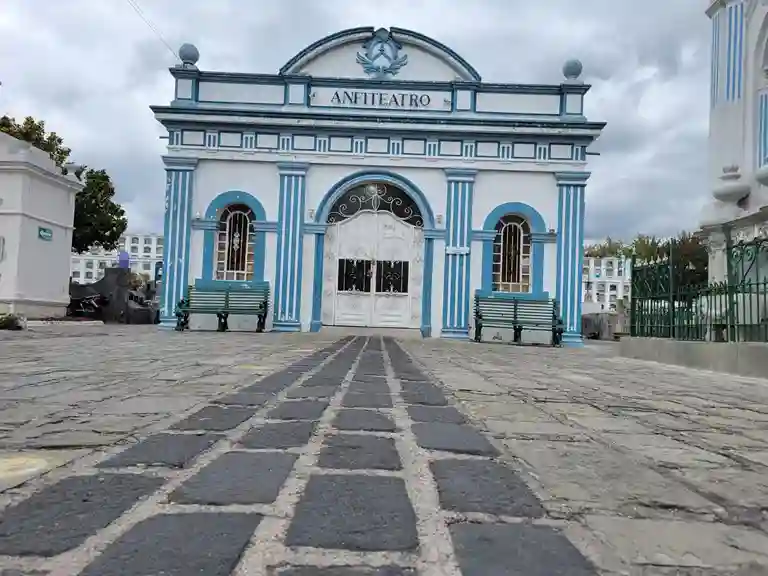 Una mujer de la tercera edad murió arrollada en el cantón Alausí. En otro suceso, una mujer de 70 años resultó atropellada