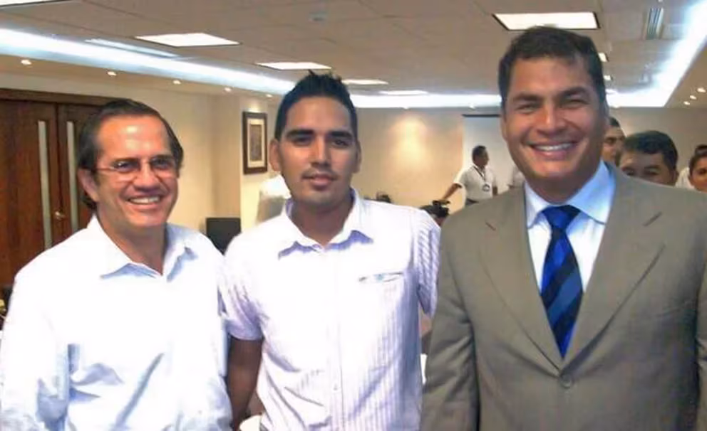 Ricardo Patiño y Rafael Correa con Leandro Norero