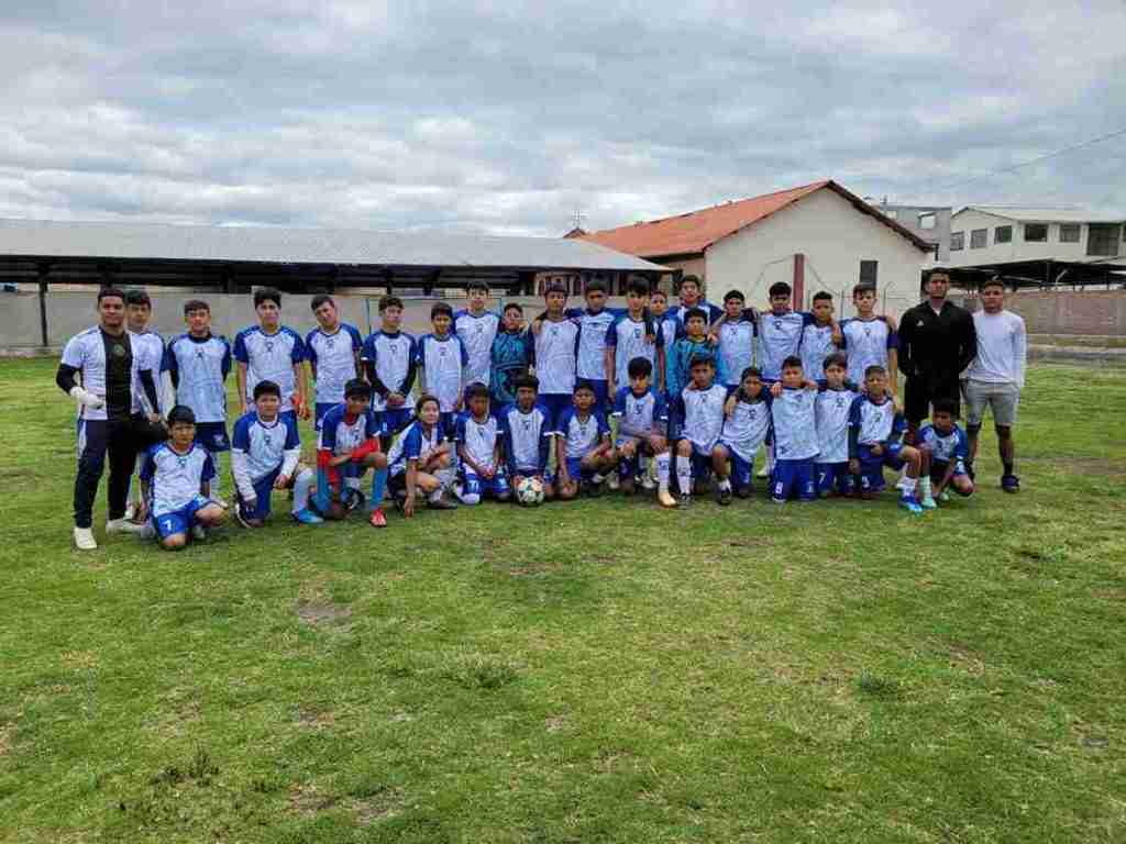 La Escuela de Fútbol Nazareno de la ciudad del Puyo aspira a tener un debut soñado en el Mundialito Guambras con Fe en Chimborazo