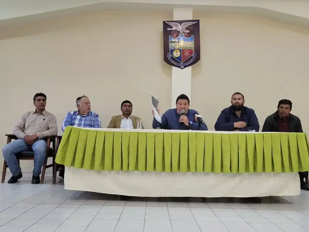 Las aguas termales de San Francisco pertenecen al Municipio, según alcalde de Chambo, y lo demostró con documentos
