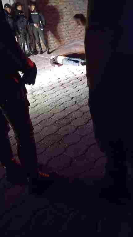 La Policía Nacional arribó de inmediato a conocer la novedad, así como vecinos y curiosos