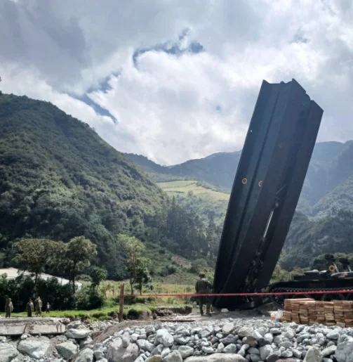El puente tijeras en Penipe se instaló el 05 de septiembre del 2024.