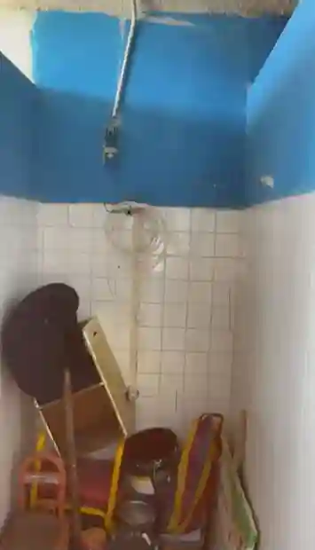 Una ducha fue 'adecuada' como bodega, denunció la madre de familia