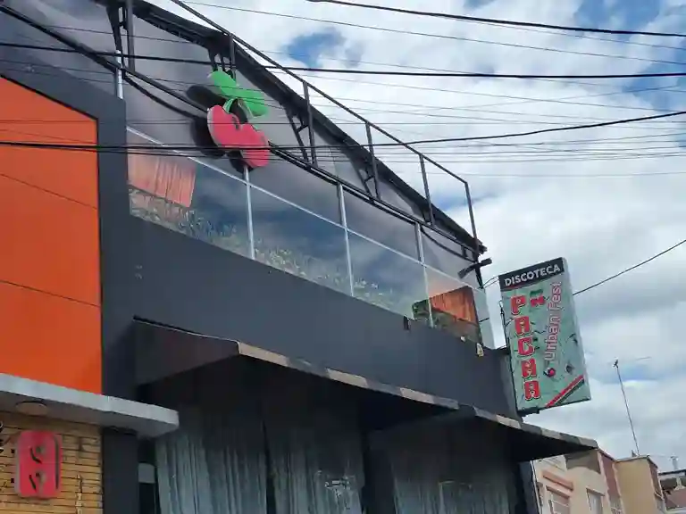 Un hombre de 20 años fue herido de bala en el abdomen en discoteca de Riobamba, el sábado 6 de octubre de 2024