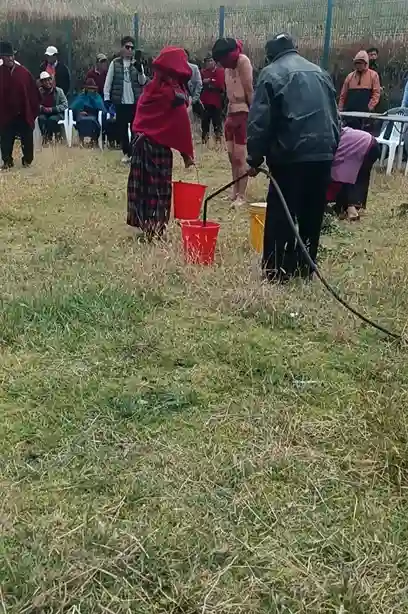 Cantón Colta se defendió de intento de robo con Justicia Indígena. A un profesor lo atacó presunto delincuente, y por ello le dieron 8 azotes