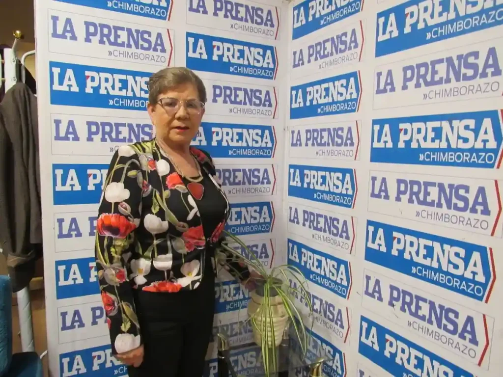 "Amor y Sabiduría" es el libro de la docente Laura Erazo Salazar que presenta en el Teatro León.