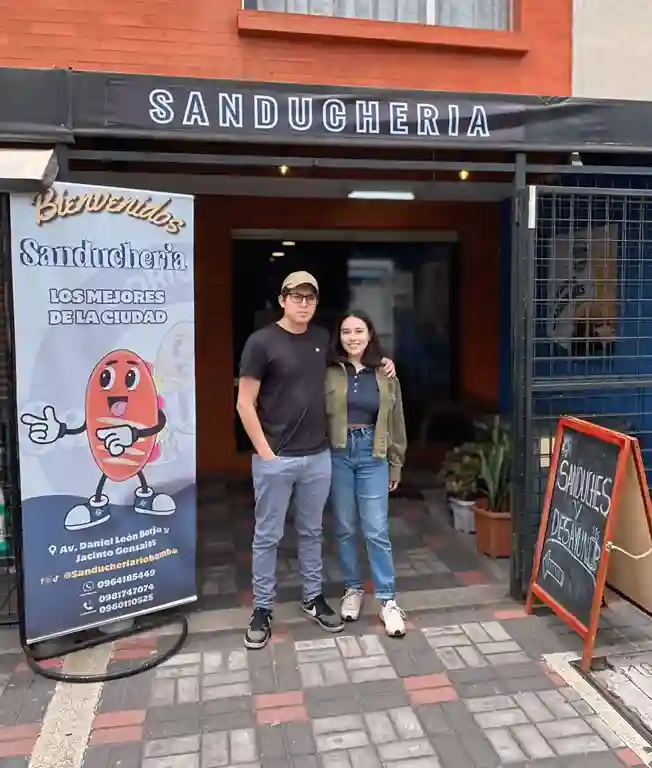 Romina y Jonathan propietarios