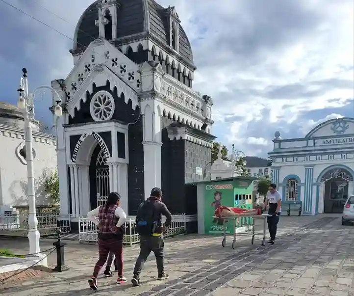 En medio del llanto, los destrozados nietos acompañaron a Olguita Parreño