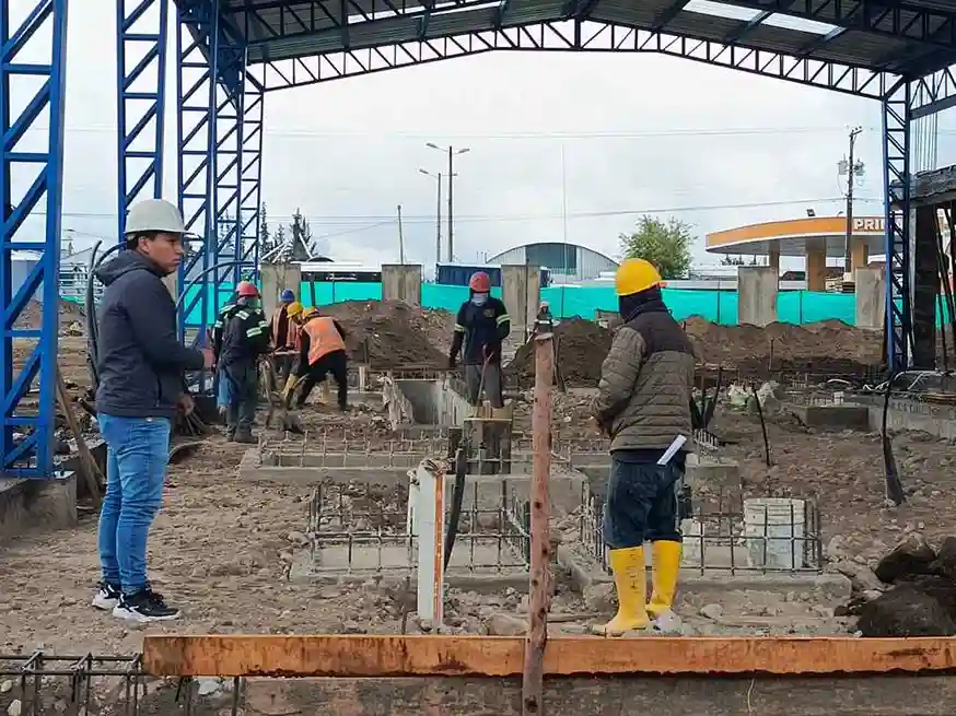 Centro de Revisión Vehicular de Riobamba avanza en su construcción pocos meses de su entrega.
