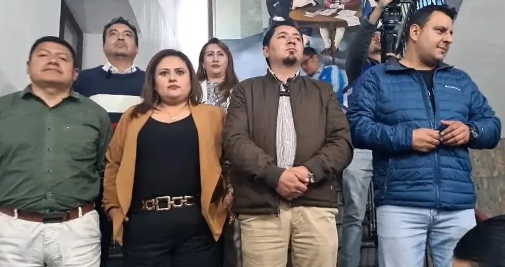 Los 7 concejales incluyendo a Micaela Lema emitieron un documento negando conocer el punto 2.