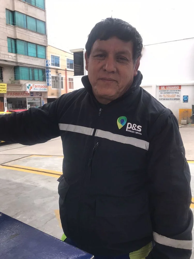 William Berrizoto, encargado de la gasolinera Puentes en Riobamba.