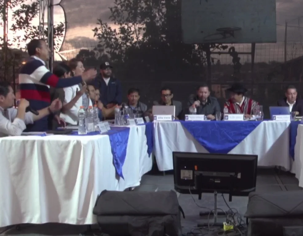 Concejales de Riobamba dejaron sin quórum a John Vinueza