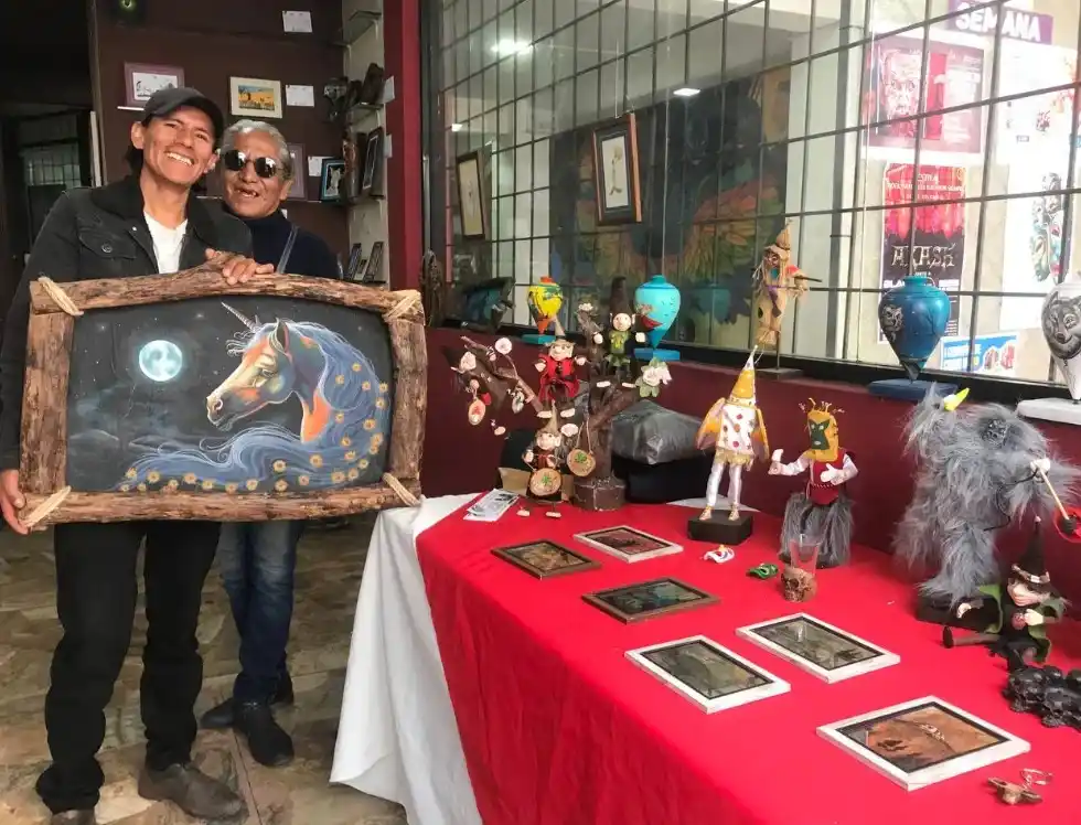 Hay varios lugares turísticos en Riobamba como la Galería Sepia, en la cual la entrada es completamente gratis.