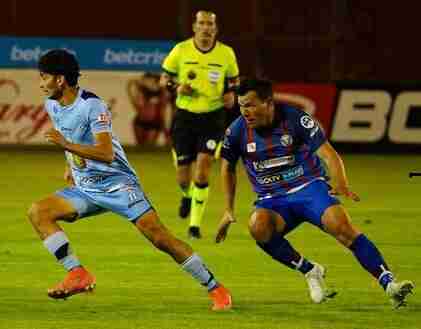 La provincia de Tungurahua tiene a tres equipos en la LigaPro y un equipo en la Serie B, Riobamba lucha por conseguir retornar a la B.