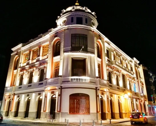 Algunas funciones serán en el icónico Teatro León de Riobamba.