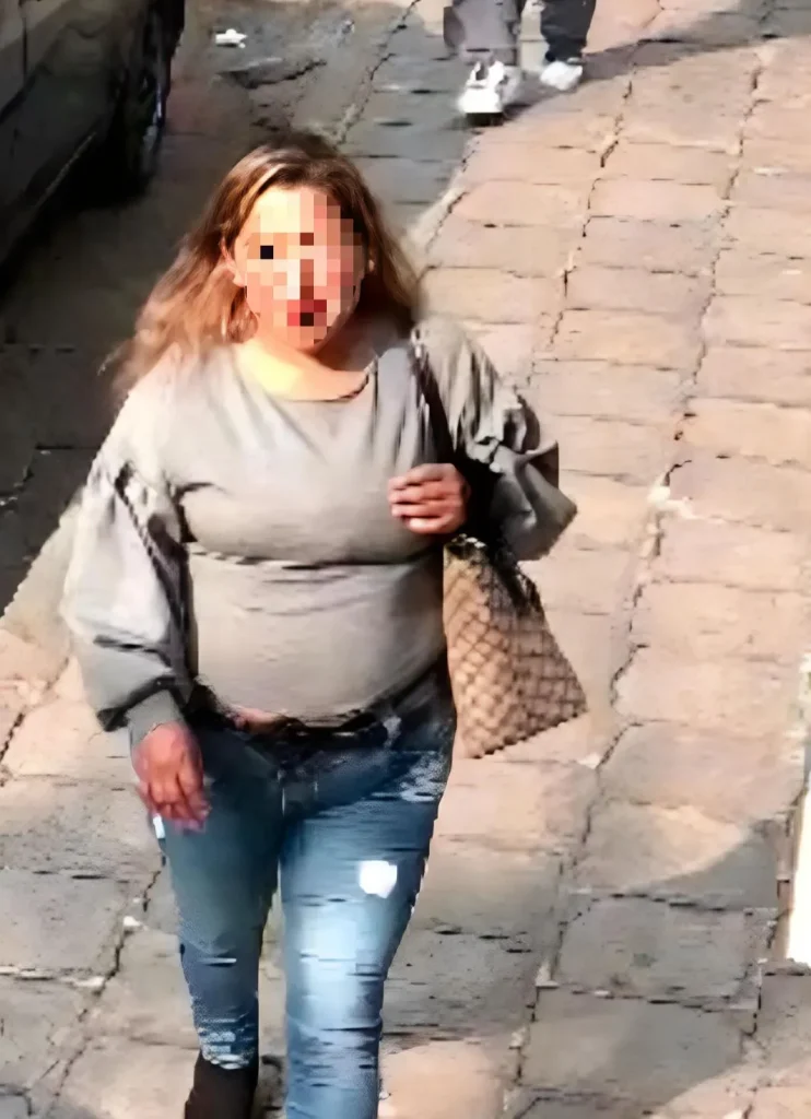 Al parecer, las mujeres no se percataron de las cámaras de los locales vecinos