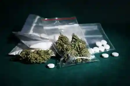 Poseer cocaína, marihuana y anfetaminas lo llevan a juicio, según la Fiscalía. Lo capturaron en Licán, bajo un puente