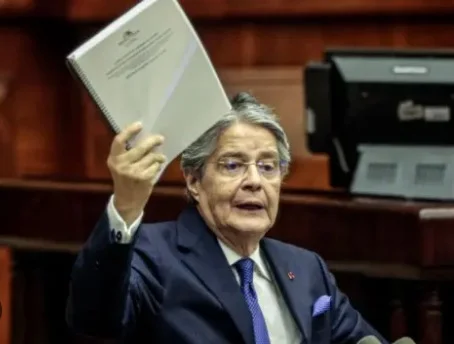 Guillermo Lasso durante su juicio político, antes de dictar la muerte cruzada.