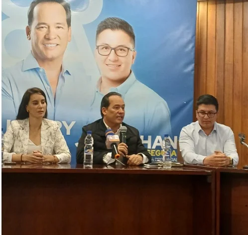 En el evento también estuvo Jonathan Segura, candidato a la asamblea provincial de Chimborazo.