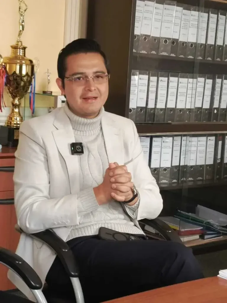 Menos peleas y más obras, piden funcionarios Municipio Riobamba