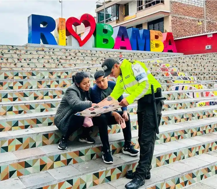 Riobamba refuerza su seguridad turística con la Policía de Turismo