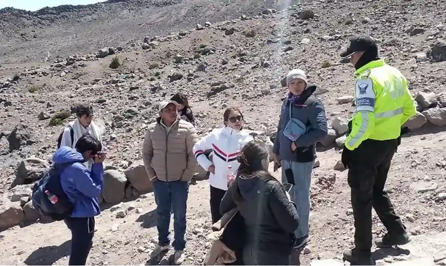 Policía de Turismo en el refugio de Chimborazo.
