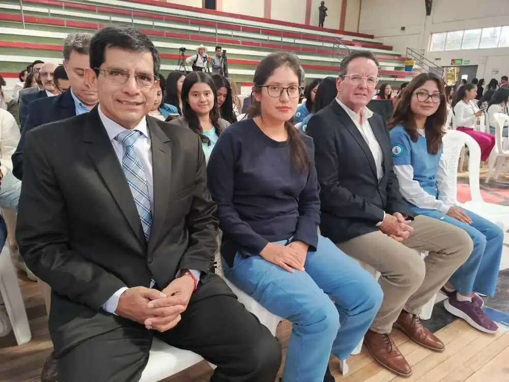 Byron Vaca, rector de la Espoch junto a Diego Pérez, presidente subrogante del CACES.