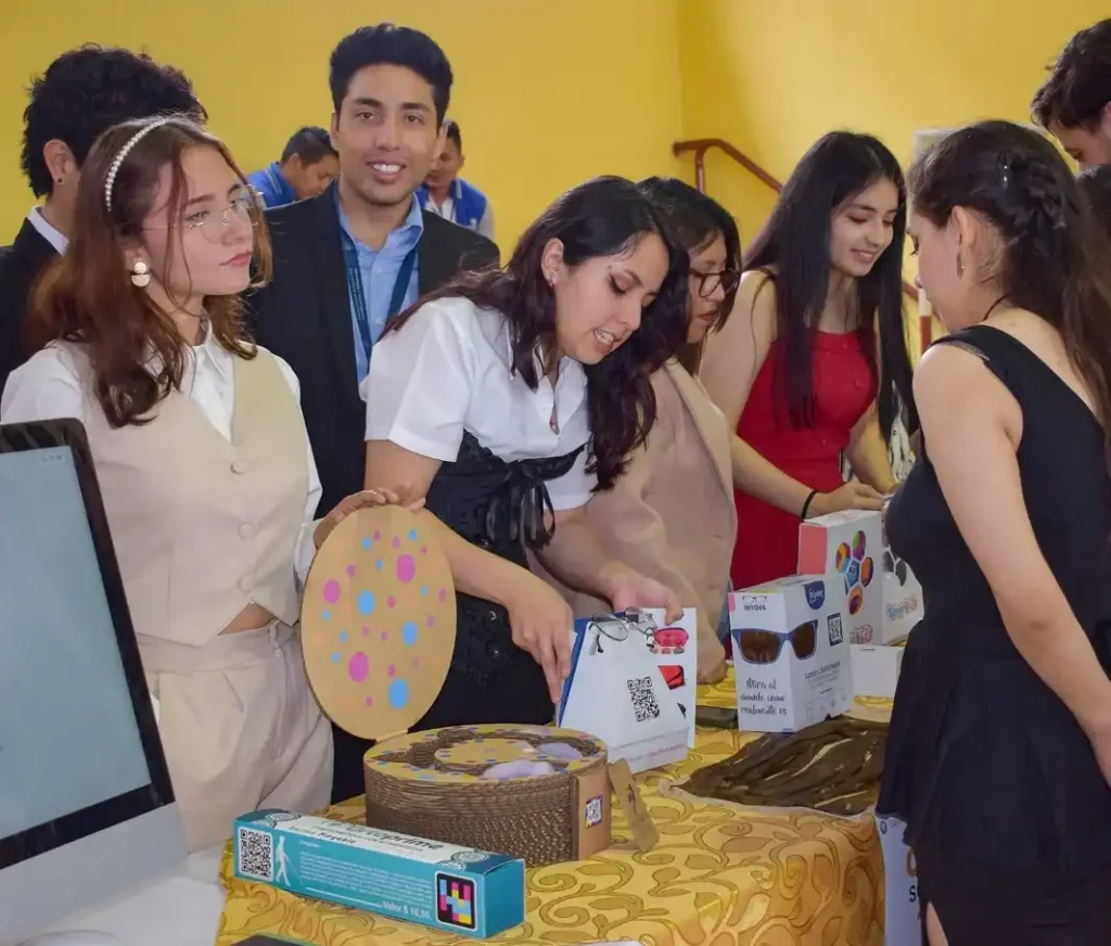 También realizan expoferias para socializar proyectos afines a las carreras.