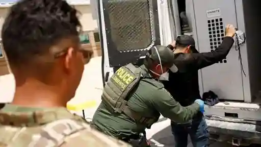 Una mujer coyotera fue llamada a juicio porque ofreció llevar a un ciudadano a EEUU, pero lo atraparon en la frontera y deportaron