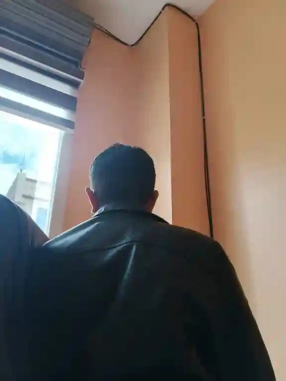 Un joven fue víctima de robo y secuestro express en Riobamba el martes 17 de diciembre, tras bajarse a comprar en una tienda