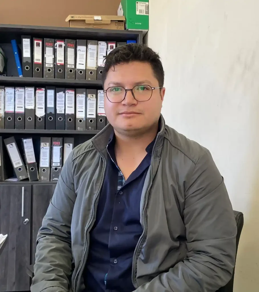 Byron Domínguez, jefe de agencia.