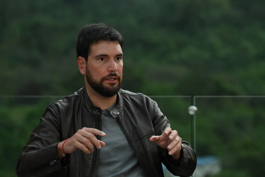 Corte Constitucional niega la aspiración presidencial de Jan Topic