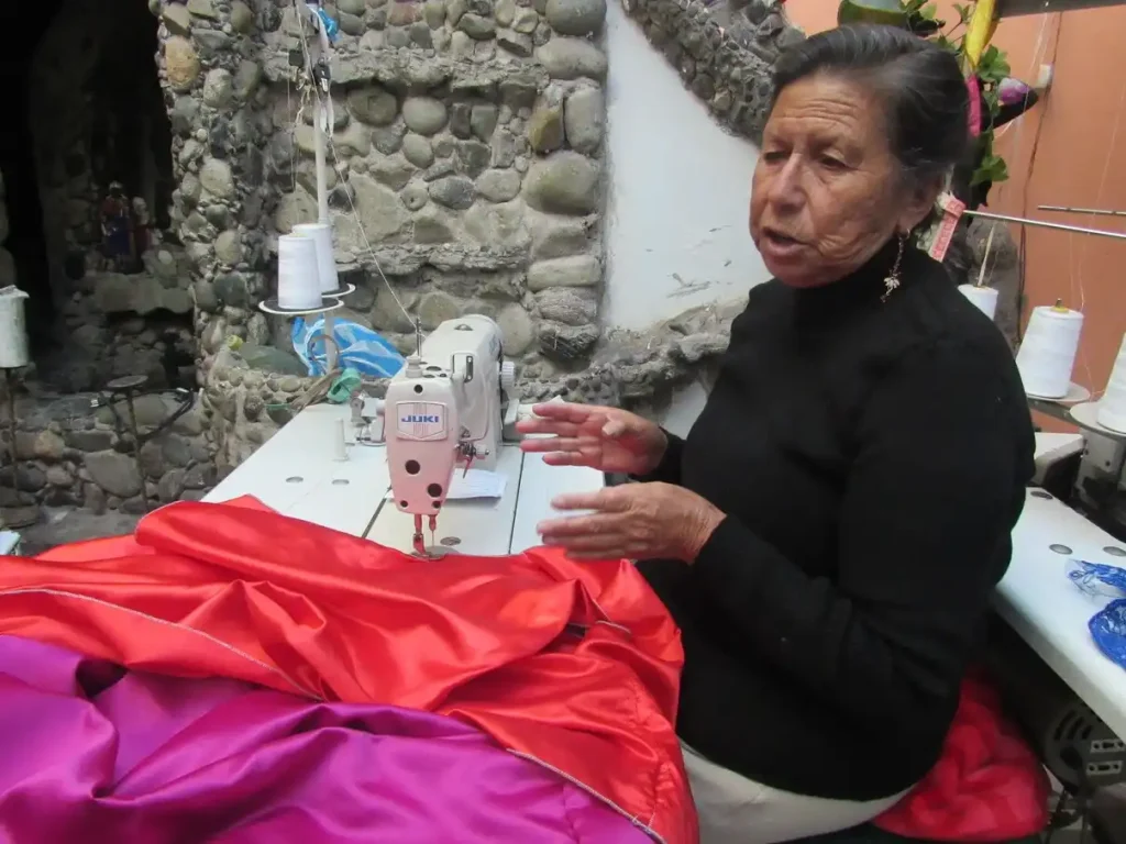 Disfraces en Riobamba están listos para los pases del Niño, los clientes alquilan para ser parte de la fiesta el mes de diciembre.