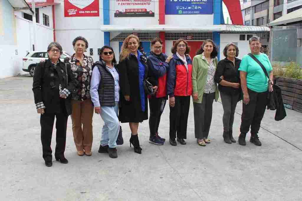 Las glorias del baloncesto femenino de Chimborazo gestionan que el Polideportivo lleve el nombre de Ricardo López.
