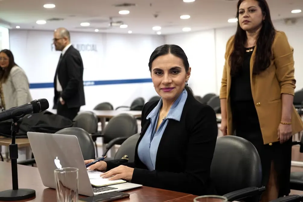 Nueva fecha para audiencia sobre la suspensión de Verónica Abad