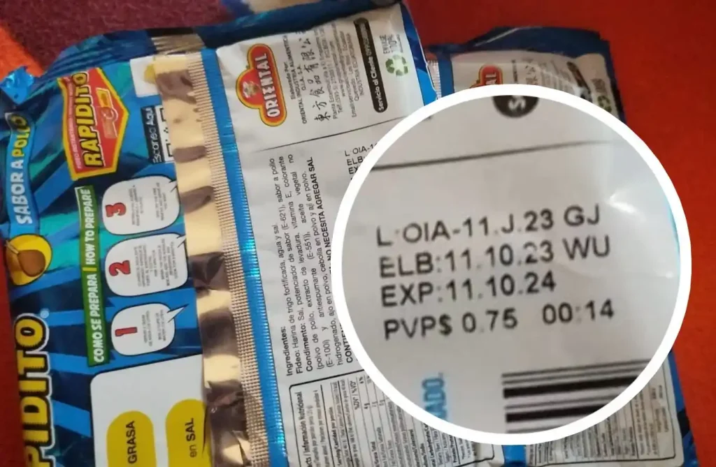 Venta de productos caducados genera malestar en Riobamba.