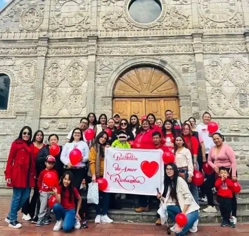 Batallón de Amor Riobamba ayuda personas de escasos recursos