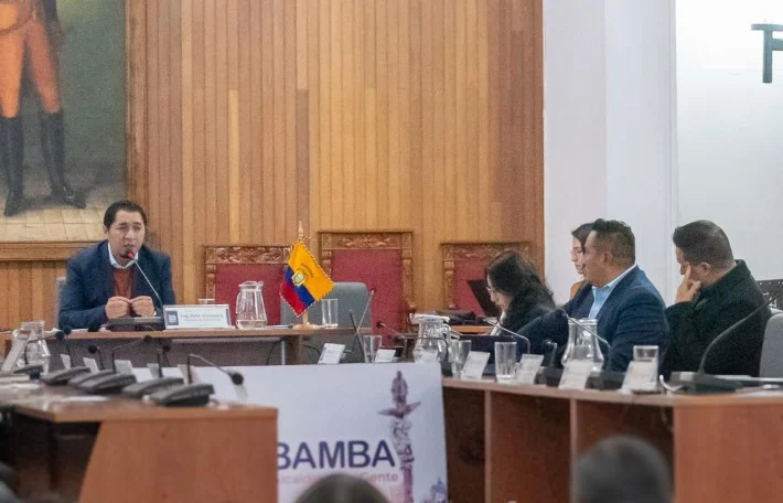 Carlos Aulla, presidente de la Comisión de Mesa, que decidirá la remoción del alcalde.