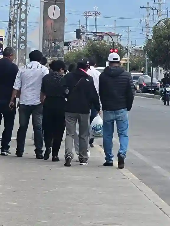 Una vez realizada la autopsia retiraron el cuerpo de su familiar