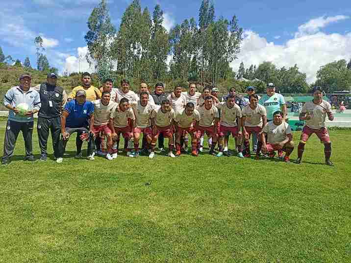 San Andrés vs Licto en la categoría súper 50 y Licán vs Pungalá en la súper 40, son los finalistas del Campeonato Interparroquial de Fútbol.
