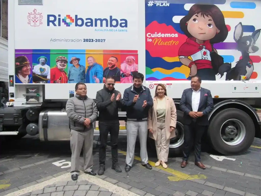 Municipio Riobamba compró nuevos camiones de basura