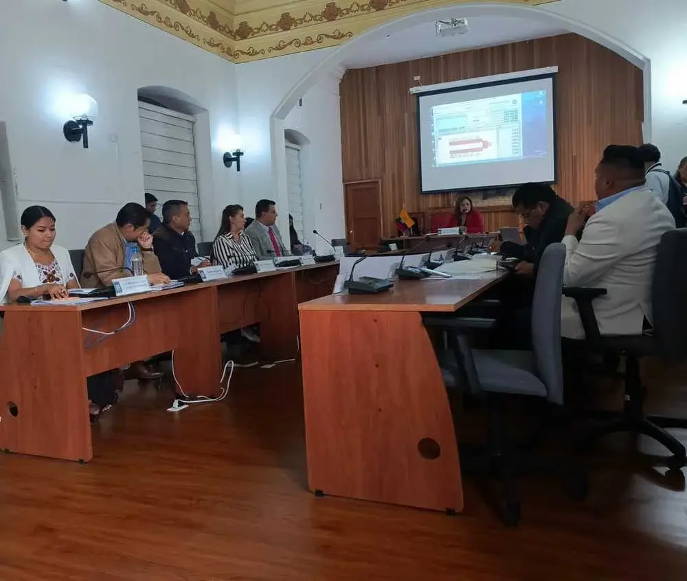 Concejo de Riobamba forma comisión para remoción del alcalde