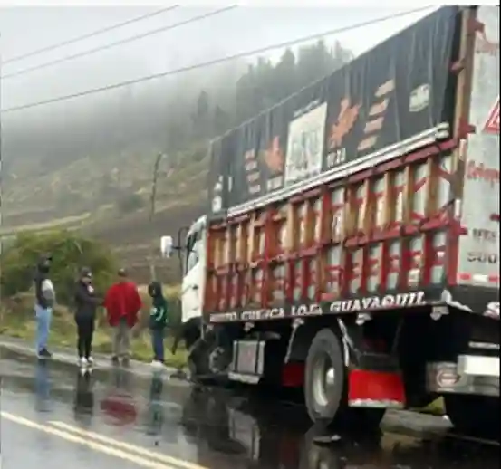 Este pesado camión estuvo involucrado en el accidente de tránsito