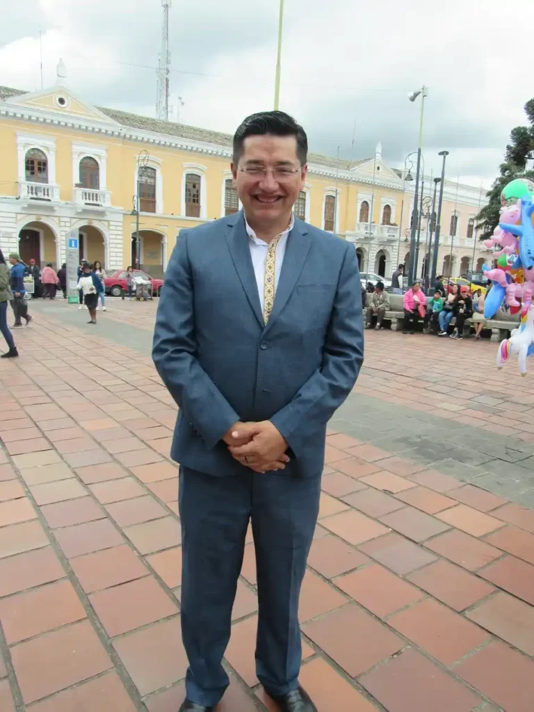 El alcalde de Riobamba, John Vinueza, declaró a 2025 año del deporte, la cultura y el arte para integrar a la gente.