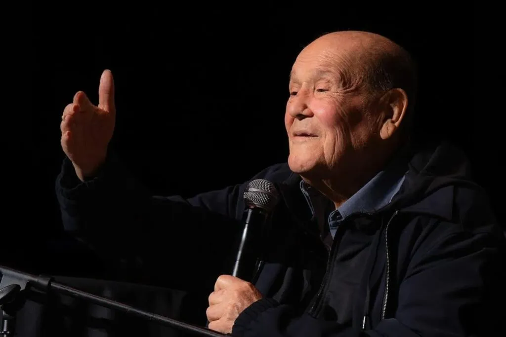Murió Leo Dan, el legendario cantante argentino, a los 82 años