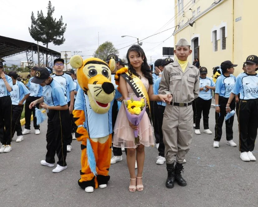 Estudiantes del Comil 6 Riobamba.