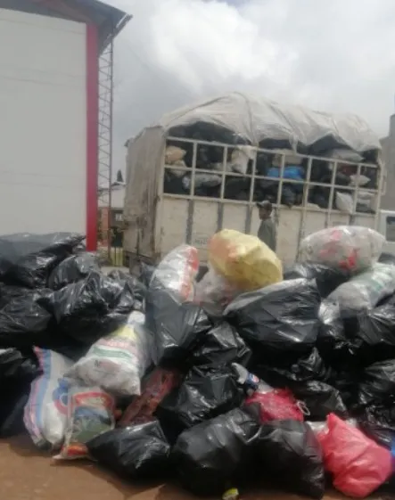 Dinero de reciclaje causa conflicto en un colegio de Riobamba