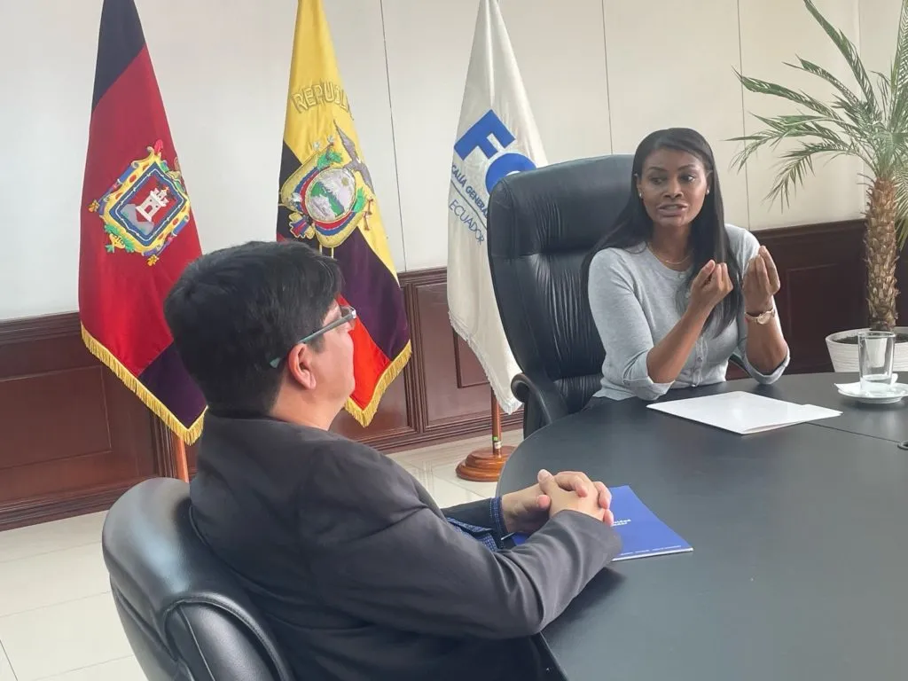 Marlon Puertas en reunión con Diana Salazar